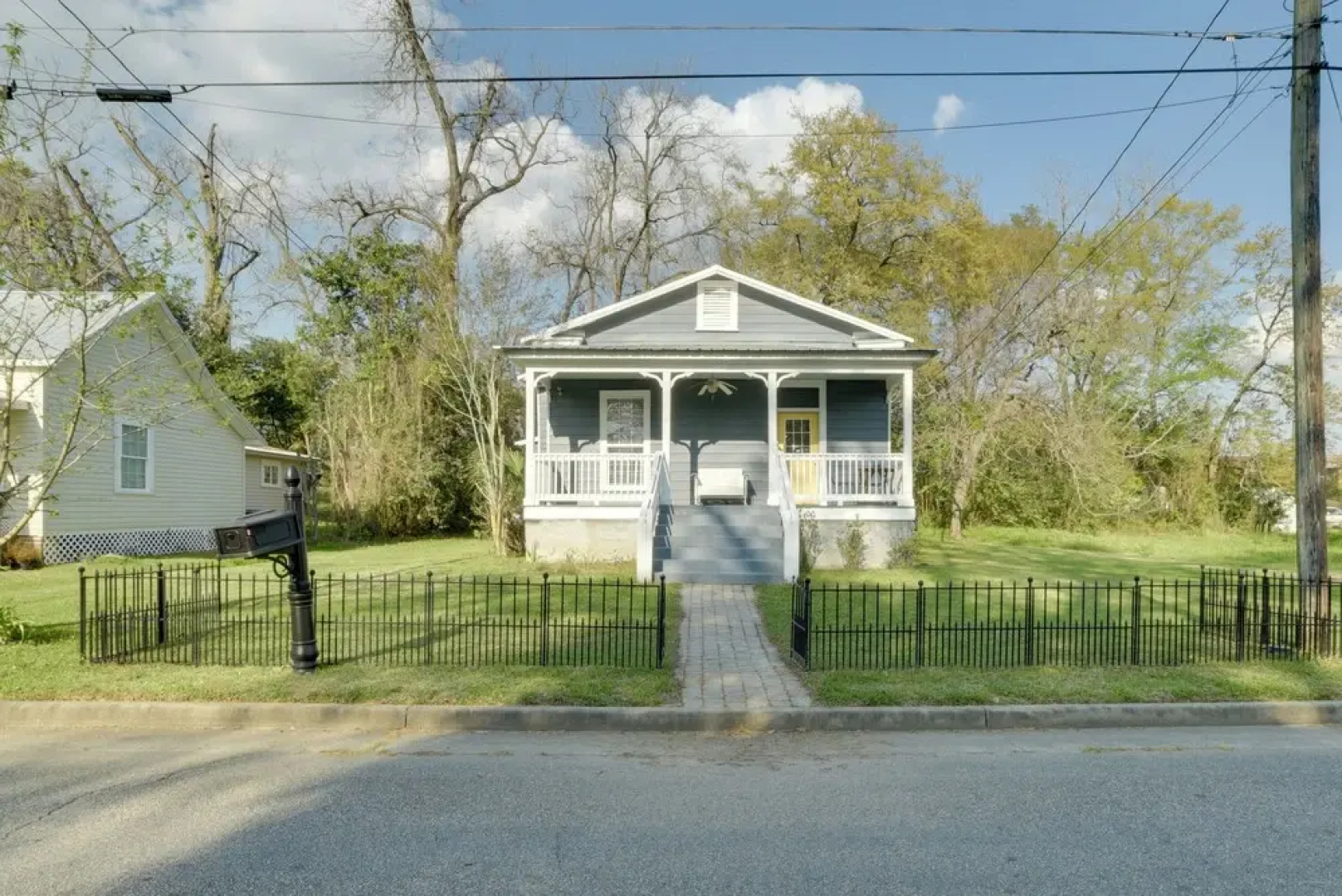 Cozy Thomasville Cottage - Walk to Downtown!