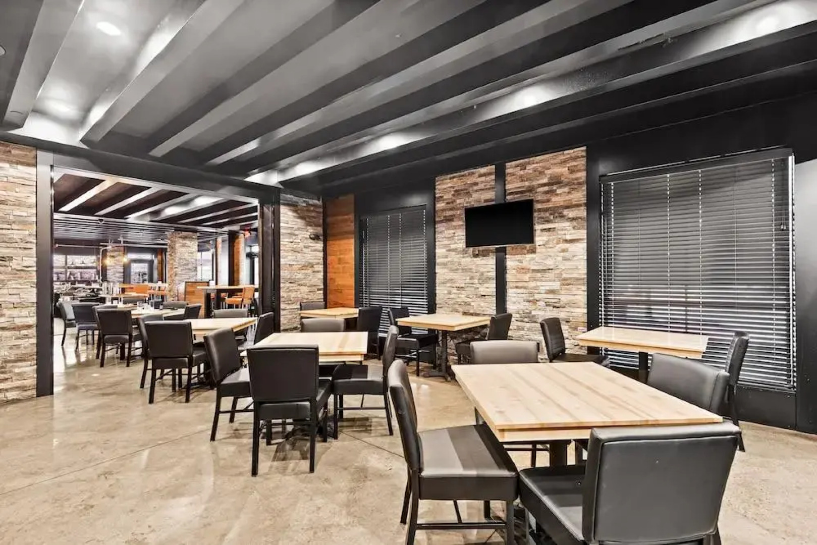 Cobblestone Hotel & Suites - Superior