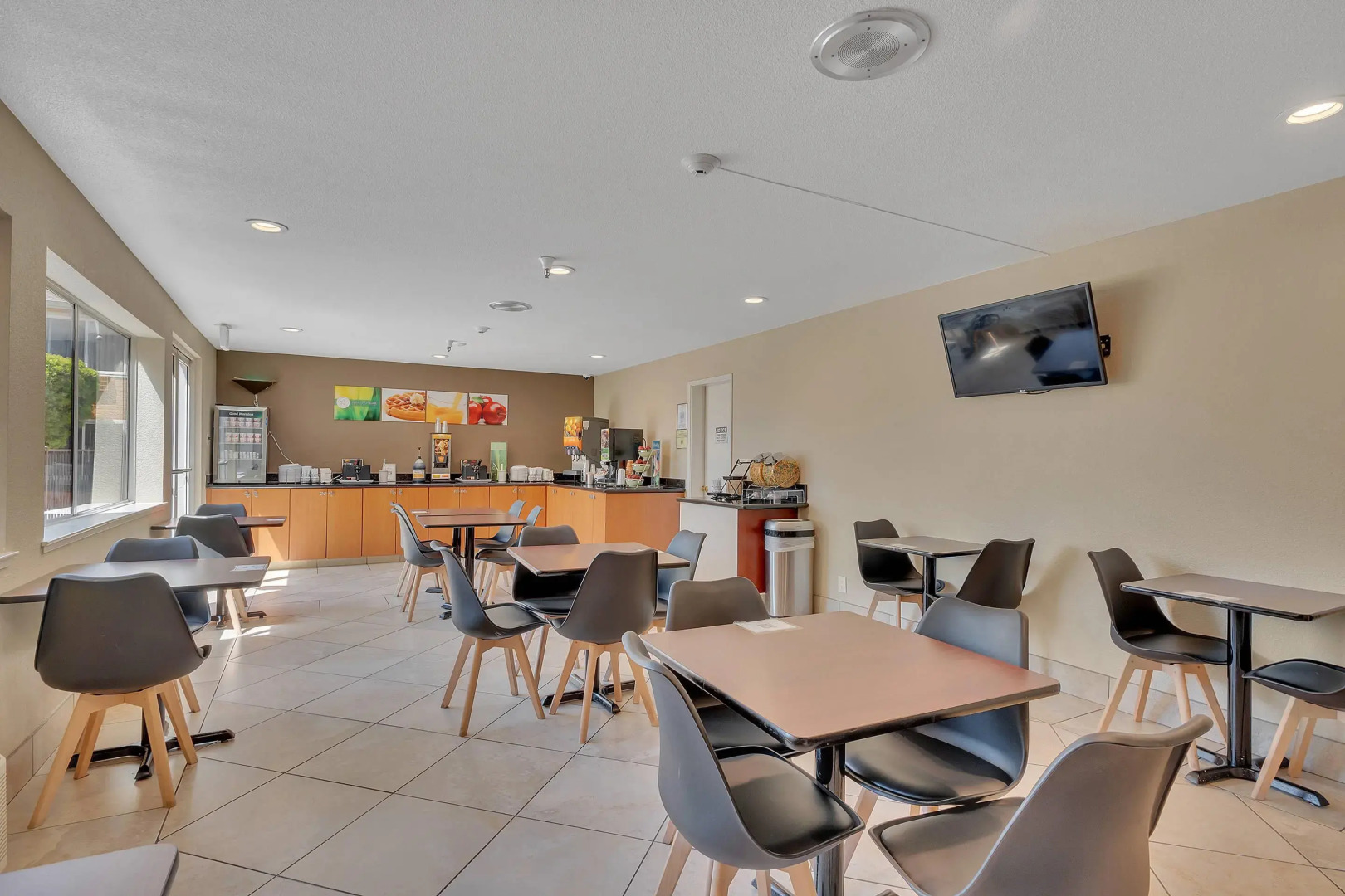 Quality Inn near Six Flags Discovery Kingdom - Napa Valley