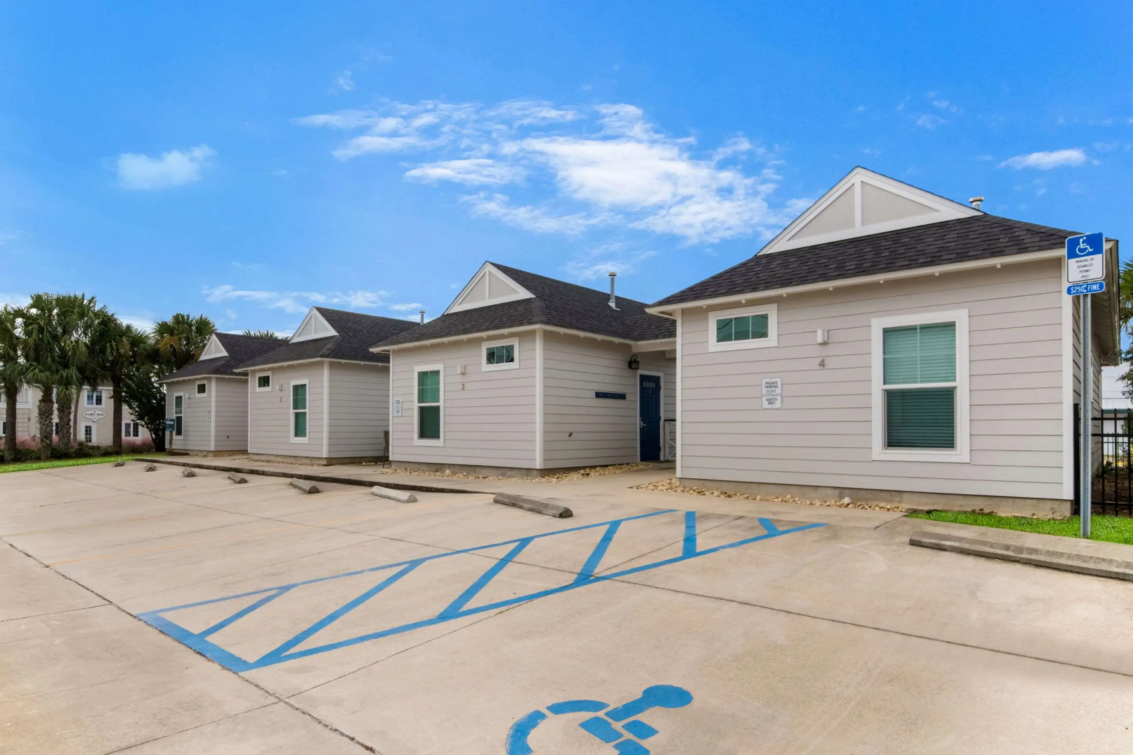 The Port Inn and Cottages, an Ascend Collection Hotel