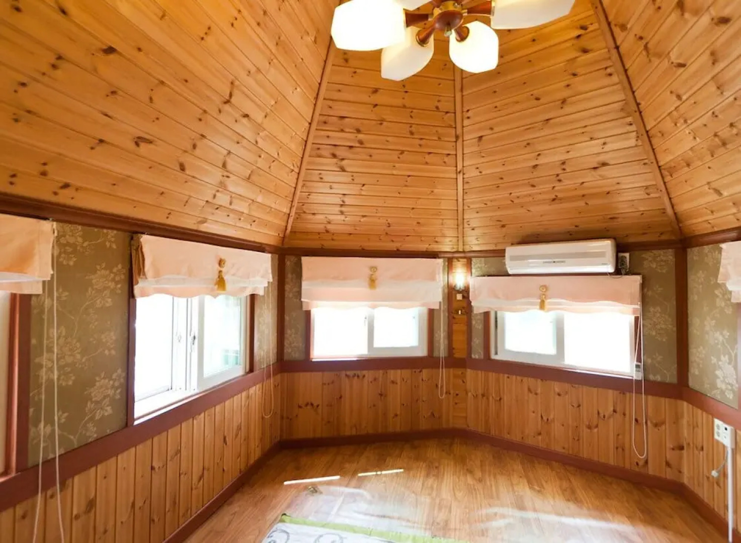 Taean White Sand Pension