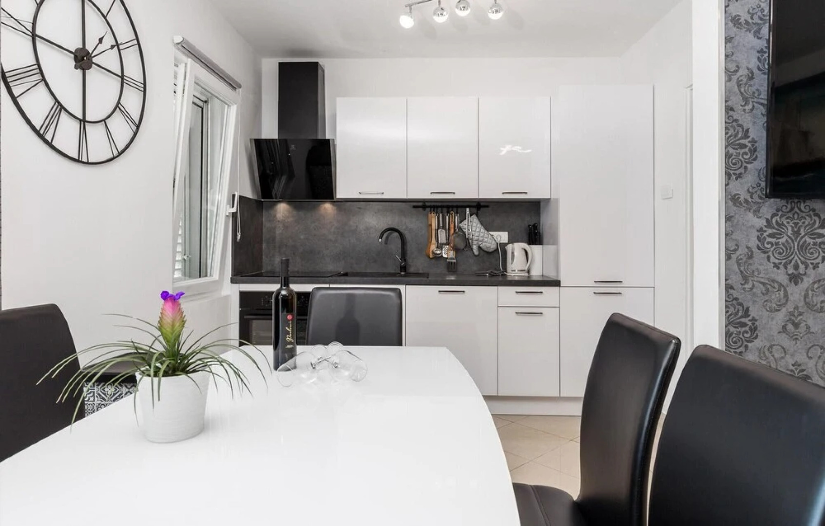 Amazing Home in Cesarica with Outdoor Swimming Pool, Hot Tub & 5 Bedrooms