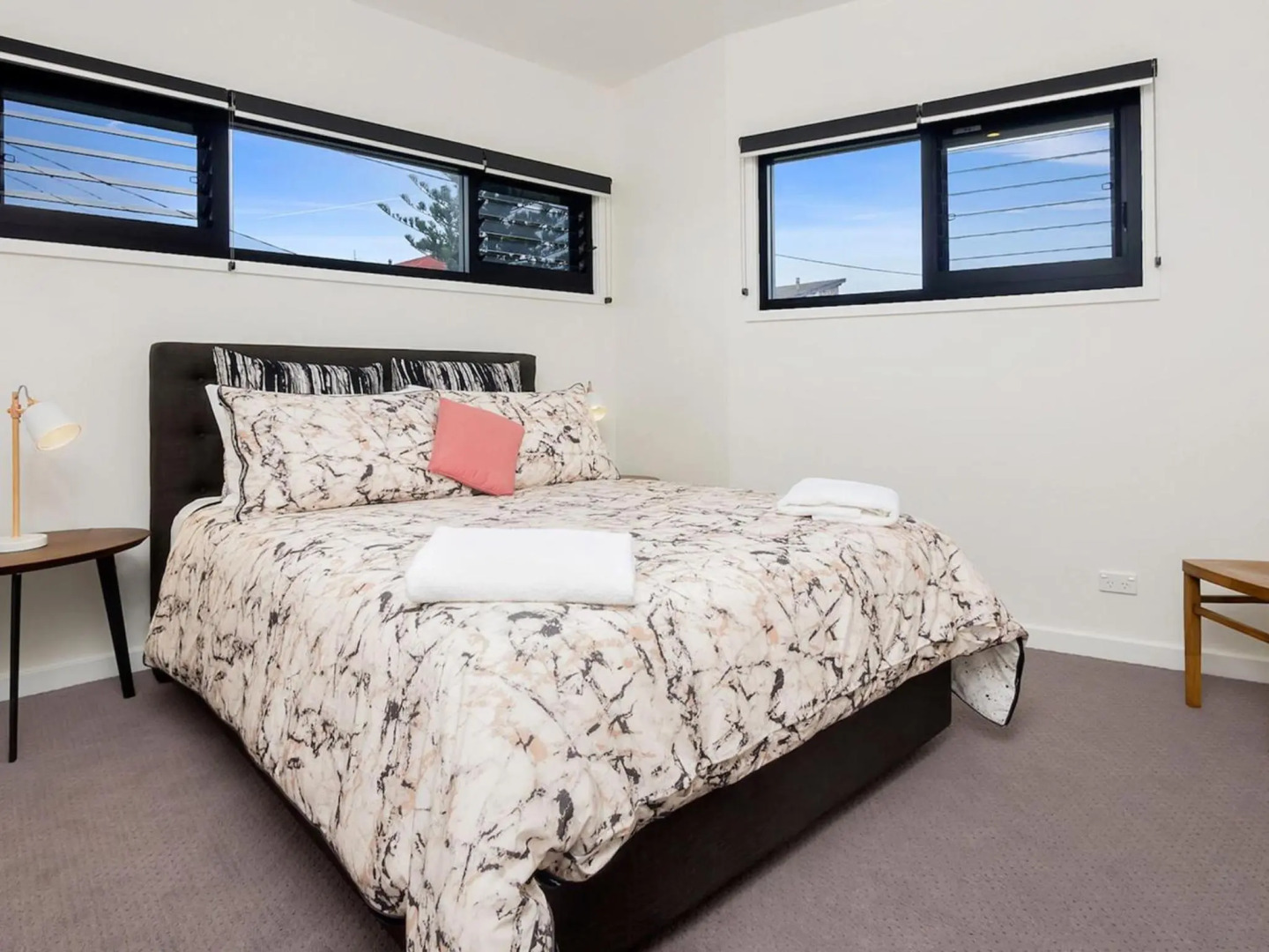 VILLA NOVA Gerroa 4pm check out Sundays