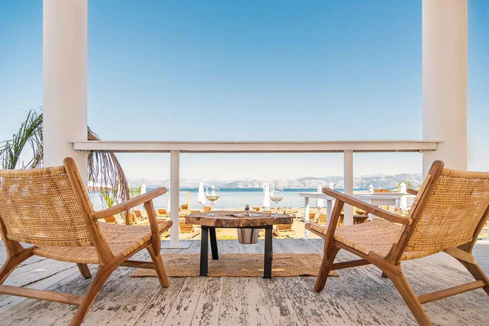 Olive Grove Beachfront Apartments & Suites