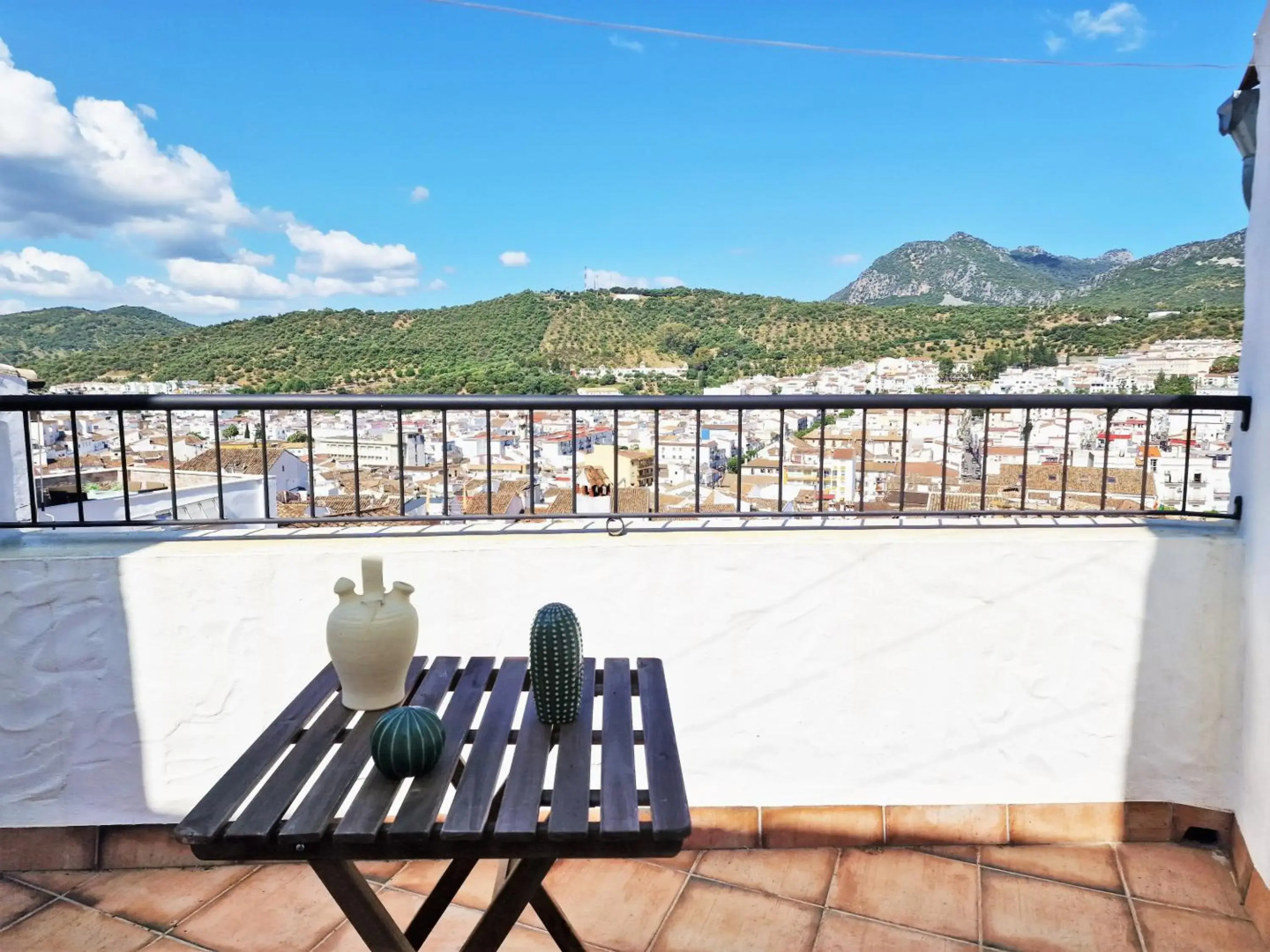 EL BÚCARO. Las Puertitas Rojas