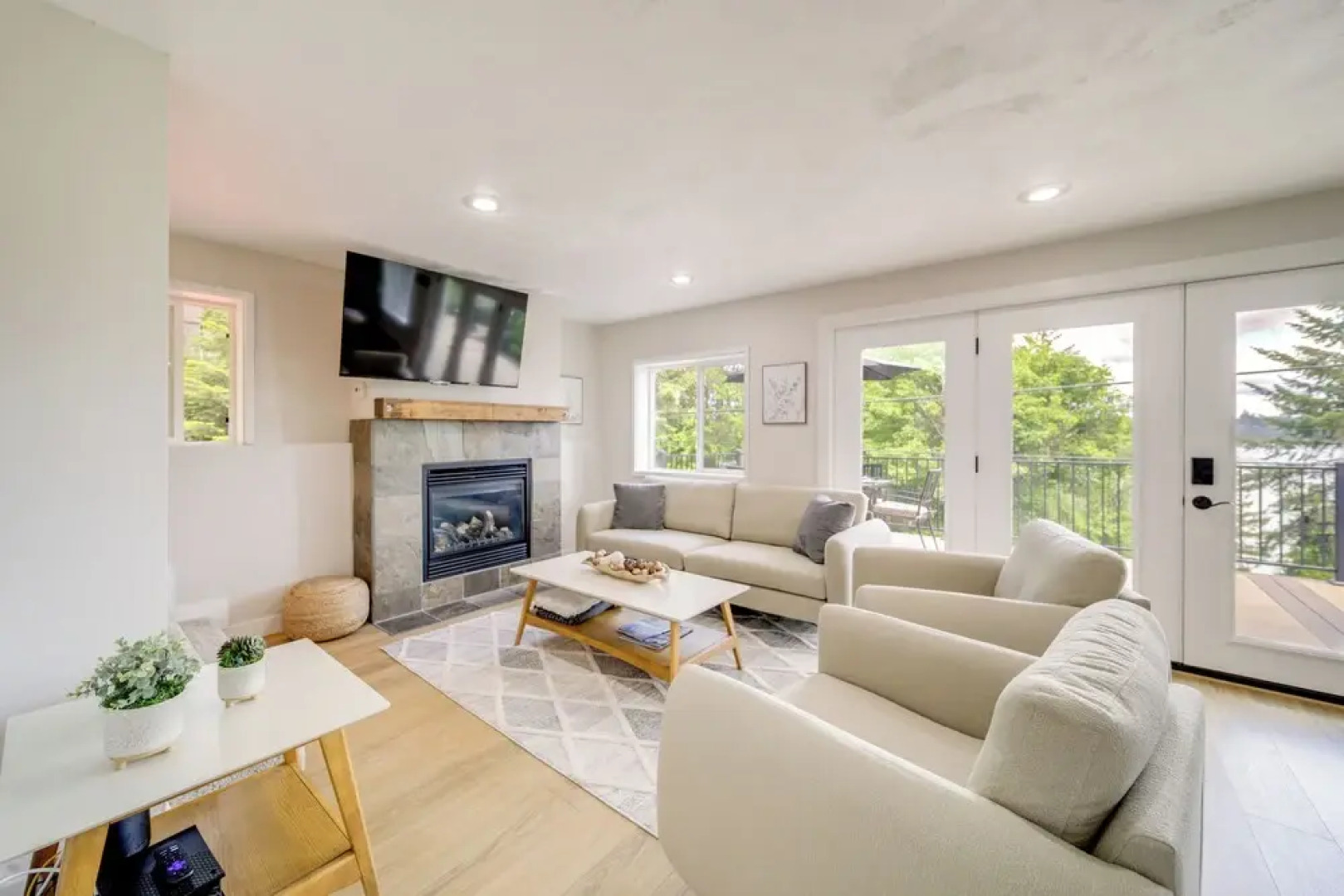 Tree-lined Hayden Home w/ Hot Tub & Lake Views!