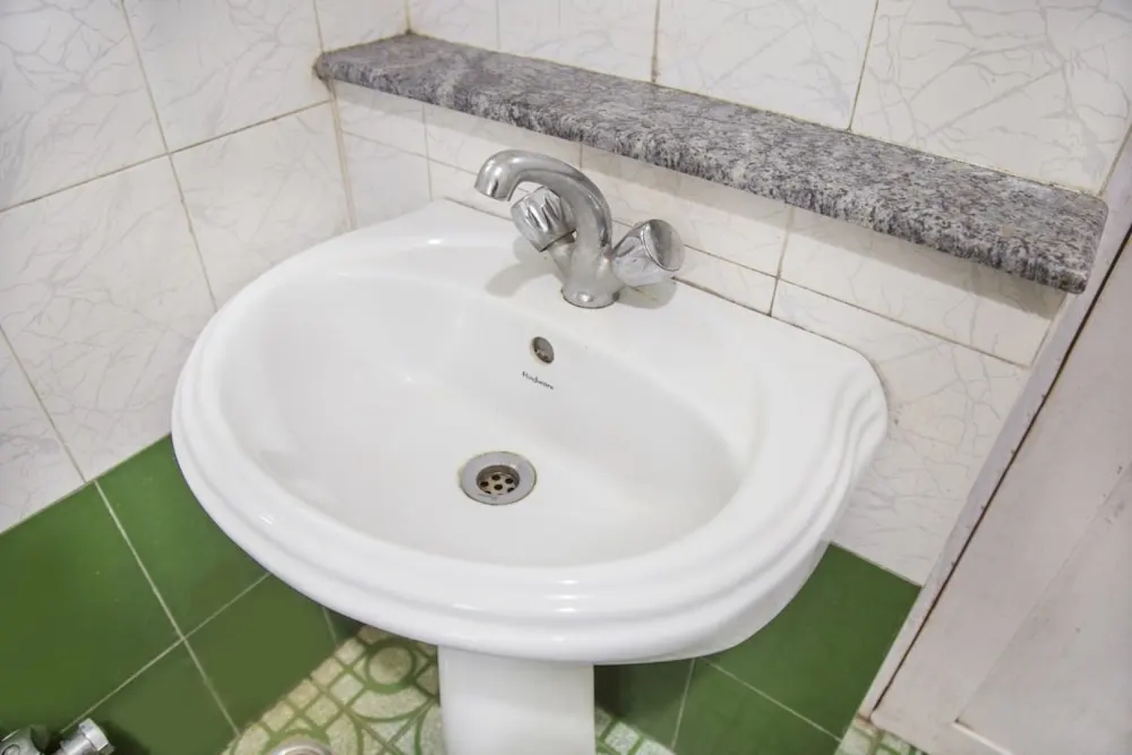 GuestHouser 1 BR Bed & Breakfast