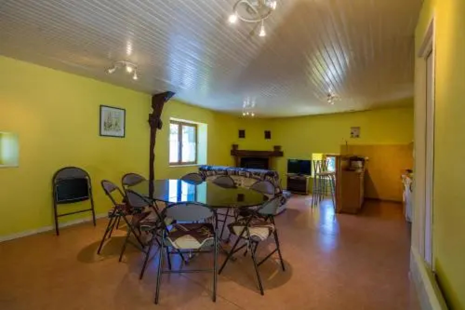 Les Rives Du Lac Du Laouzas