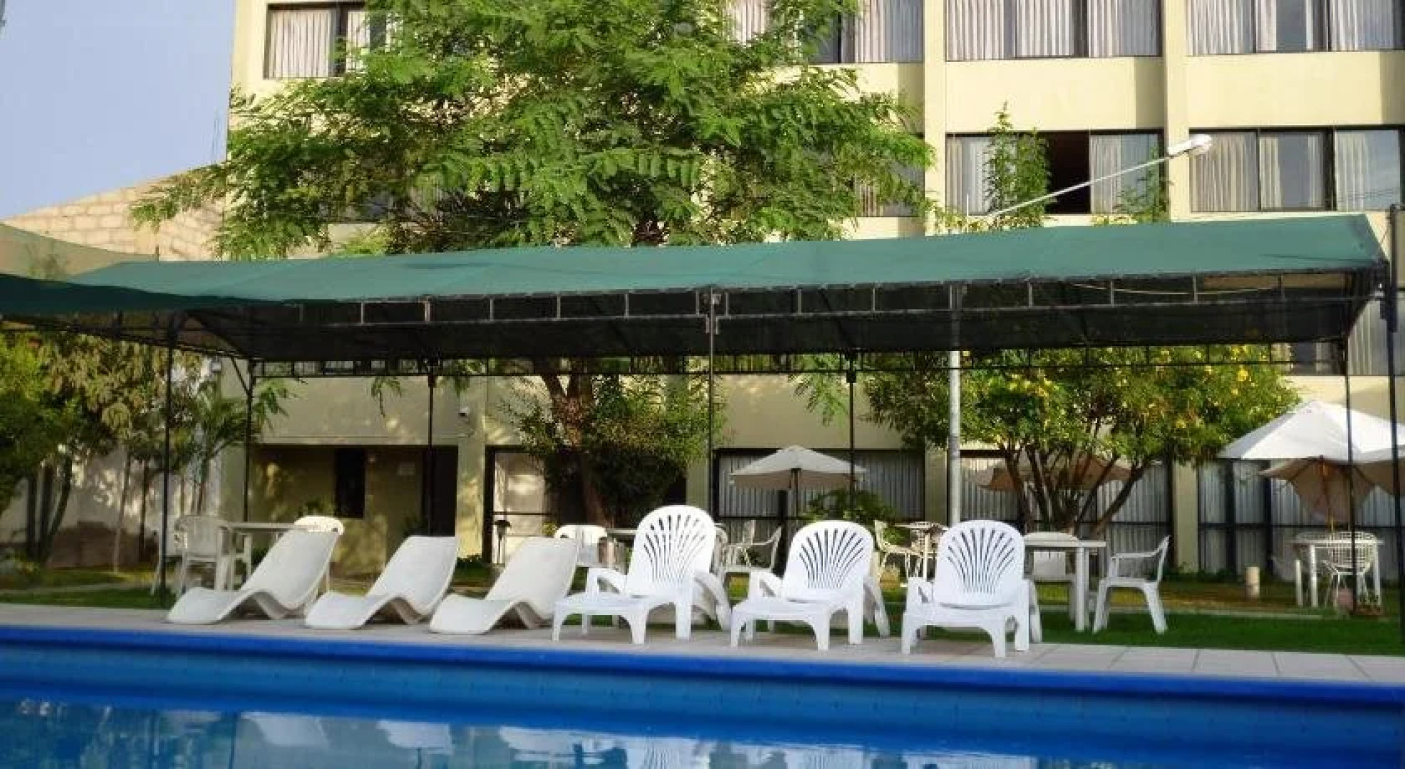 Hotel Holiday Suites