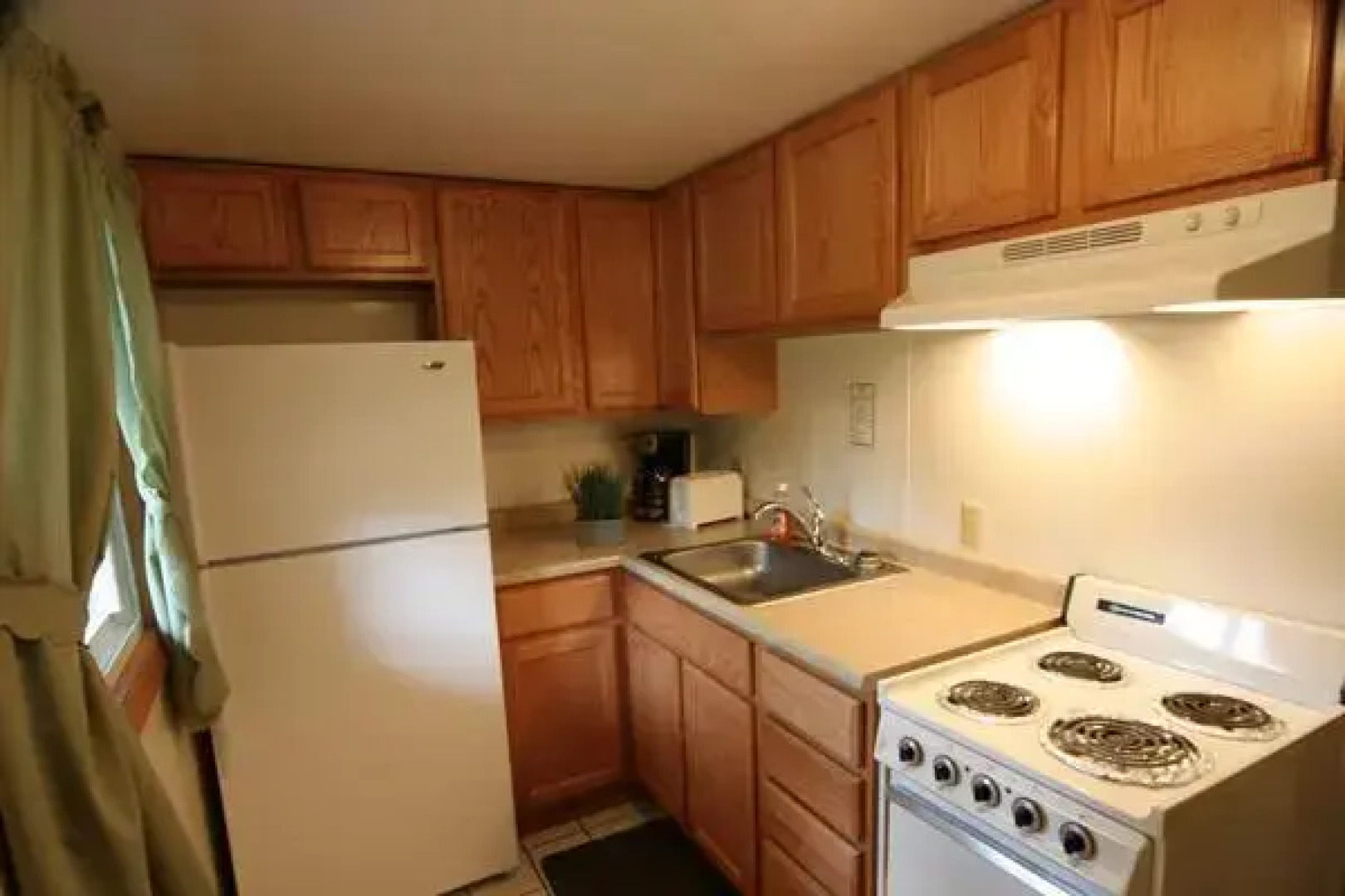 Kathys Resort & Three-Bedroom House - K