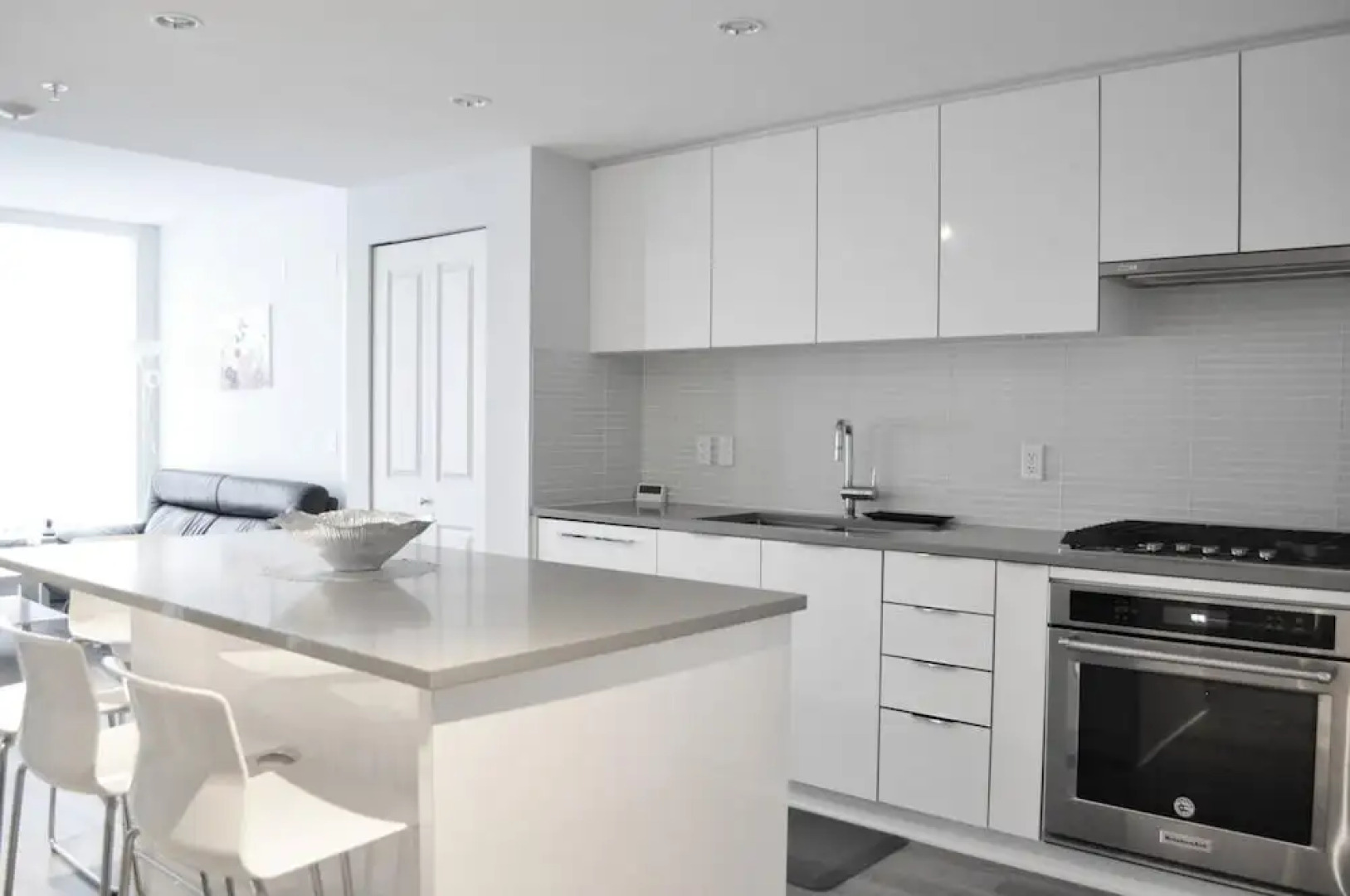 Unfurnished 2 Bedroom Condos Burnaby