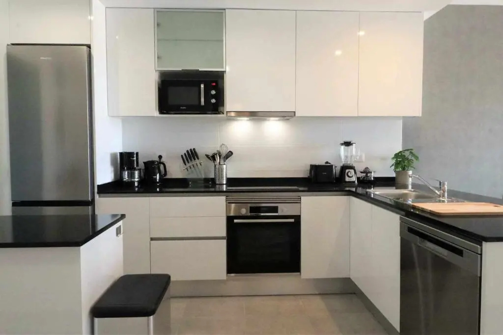 Casa de Femmie apartamento de lujo terraza jardín y piscina comunitaria