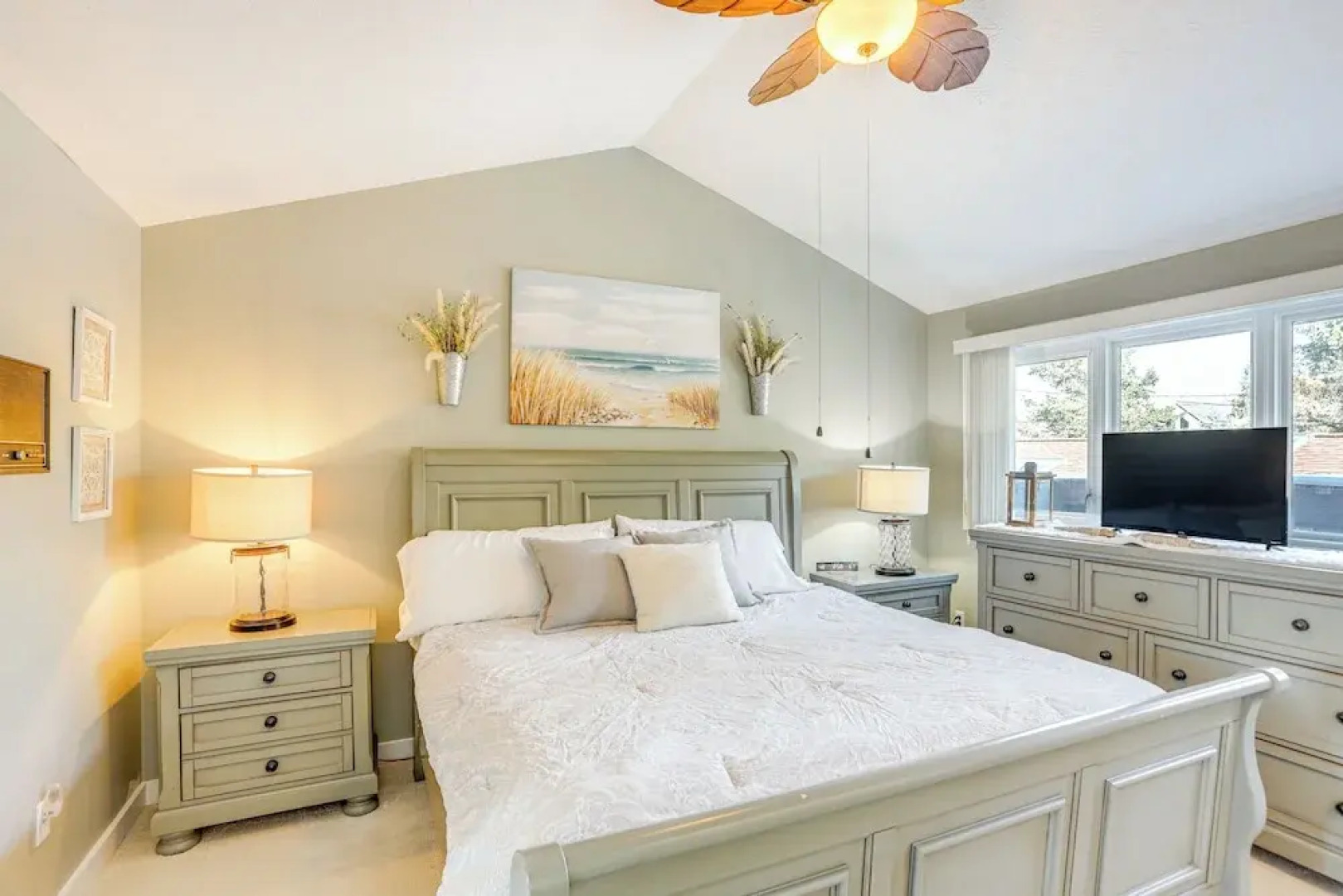 Vermilion River Home w/ Hot Tub & Private Dock!