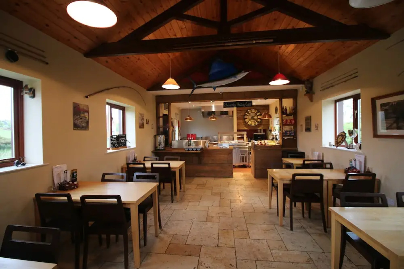 Beautiful Open Plan Lakeside Lodge, Shearsby