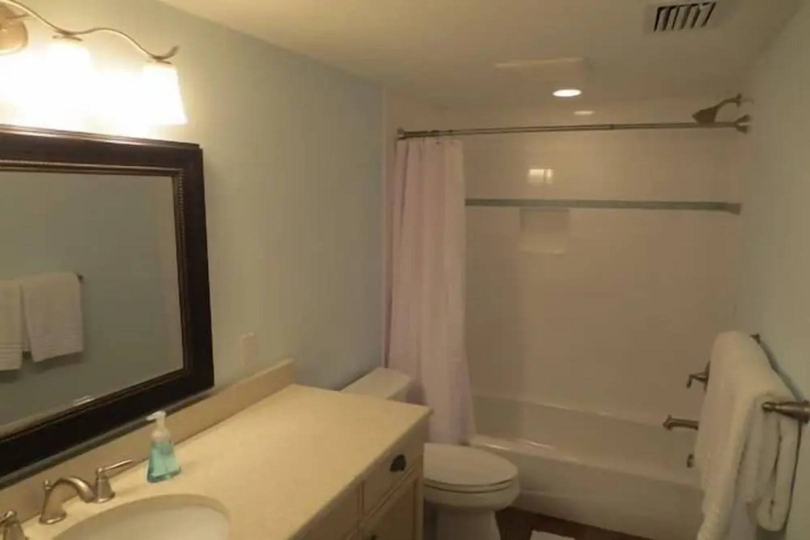 Lizzie Lu's Island Retreat