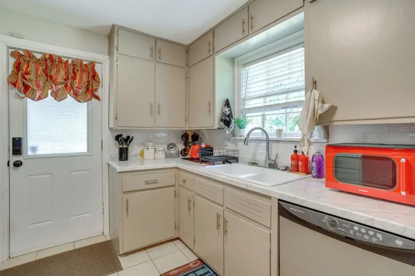 Legacy Run: Guthries Historic Haven Near Shops