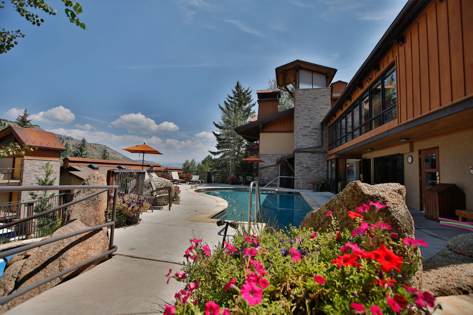 The Crestwood Condominiums