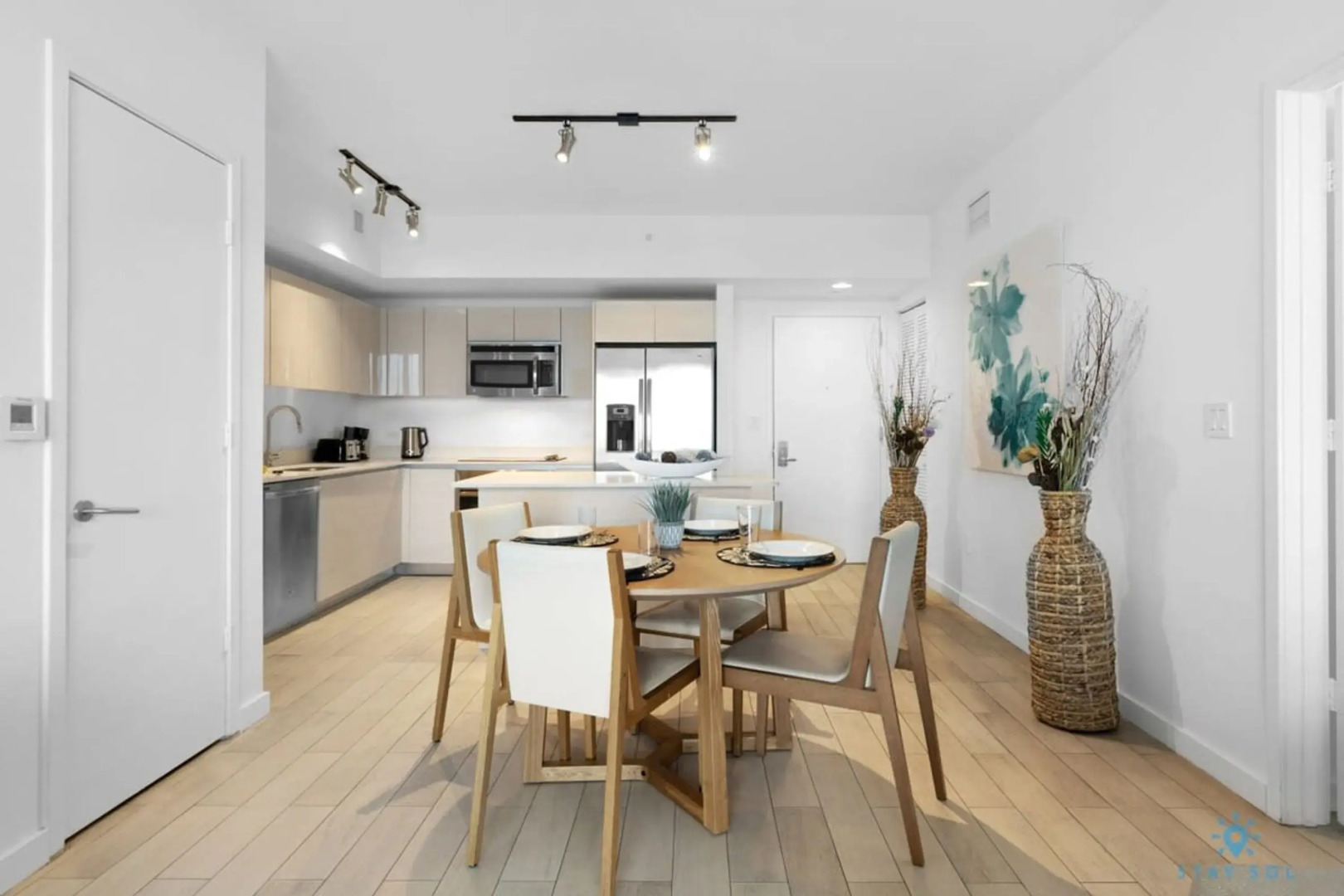 Infinite View Balcony Amazing Pool Near Beach