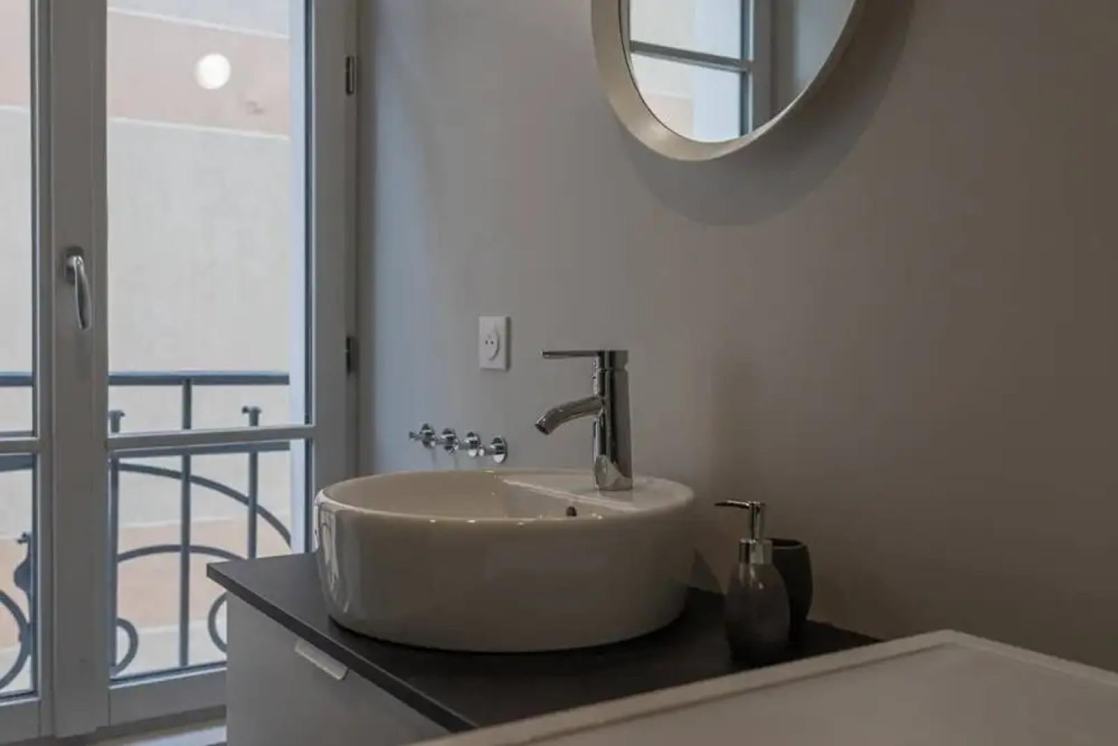 Private Apartment Delavigne - Villa Rops