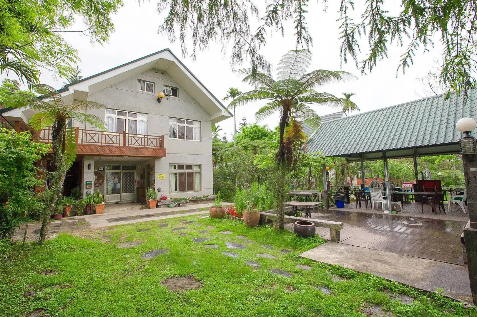 Goose Nest Garden Bed and Breakfast