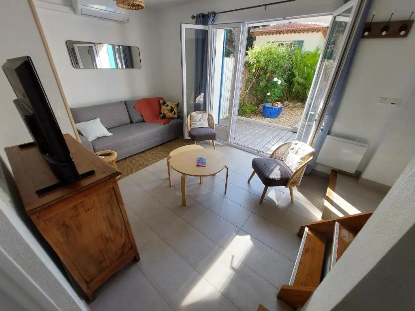 Bormes les Mimosas, Hameau de Cabasson, à 400m de la mer et du fort de Bregançon, Villa classée 3 étoiles, de 2 à 8 personnes