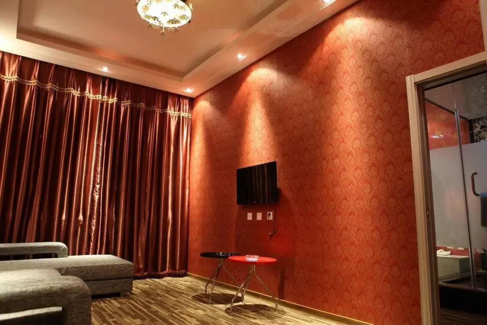 Caihong Jia'ri Inn Donghu Branch