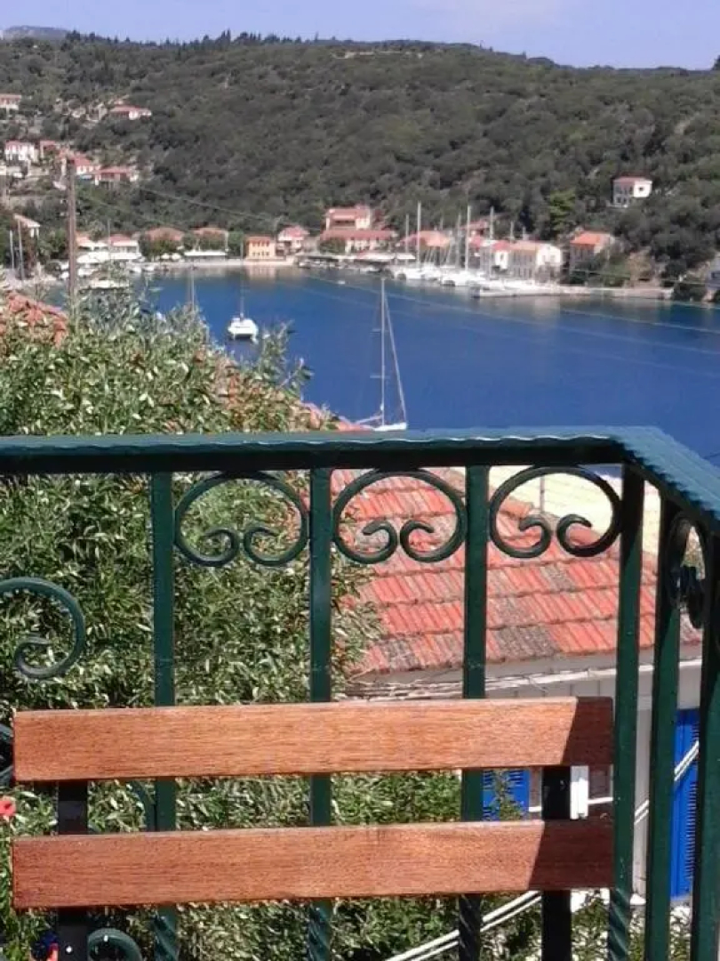Aprilis Apartments