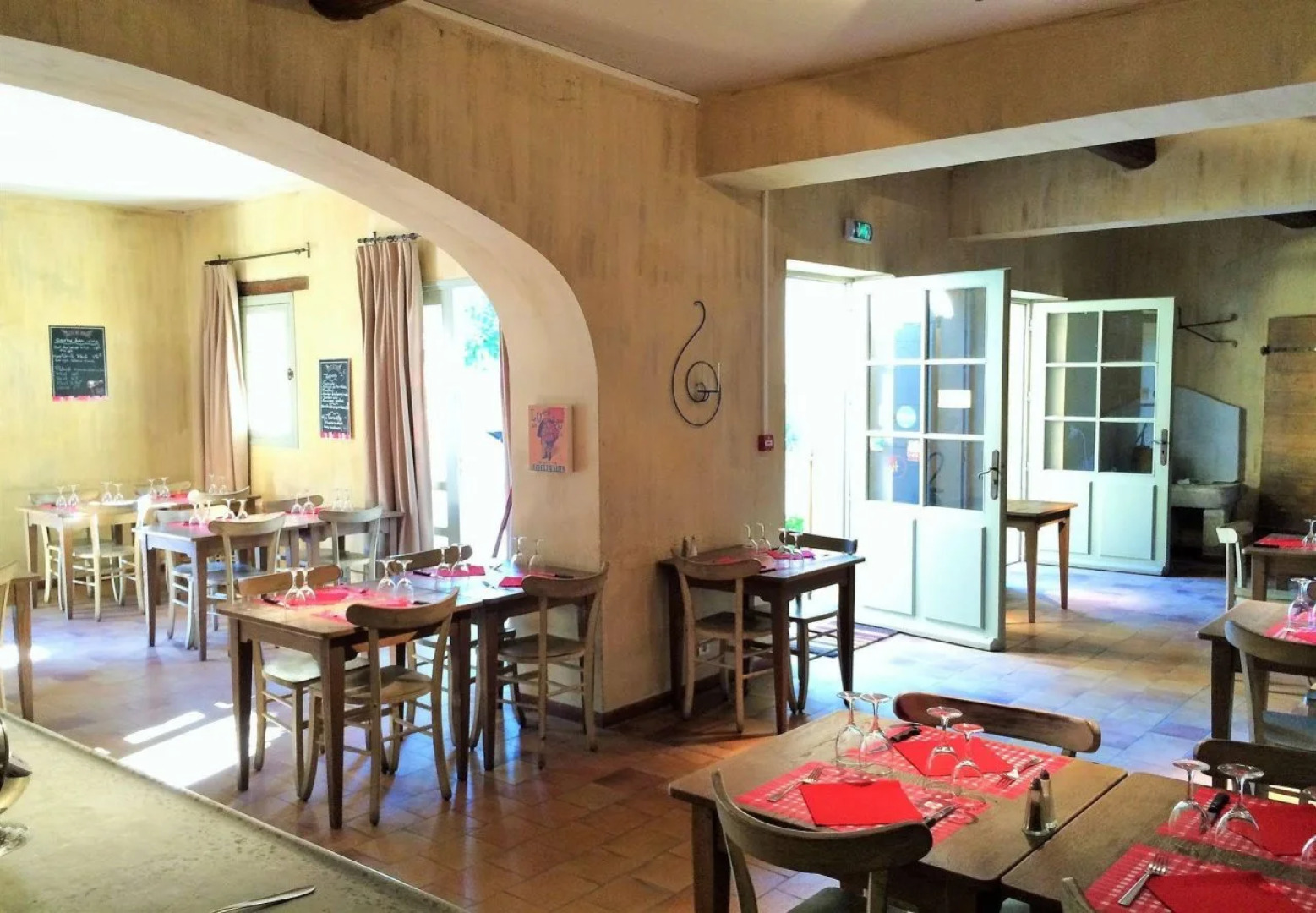 hostellerie de labbaye de frigolet