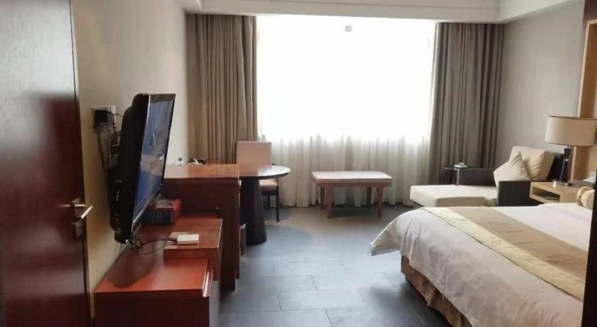 Sanjiang Forest Hot Spring Dumashi Hotel