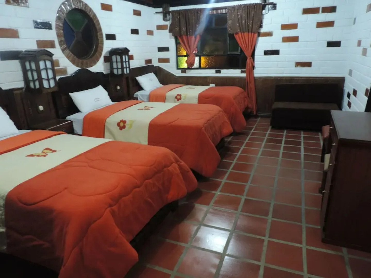 Hosteria Jardines de Chamana