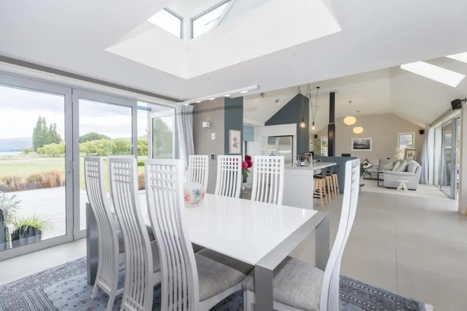 The Lakehouse - Cromwell Holiday Home