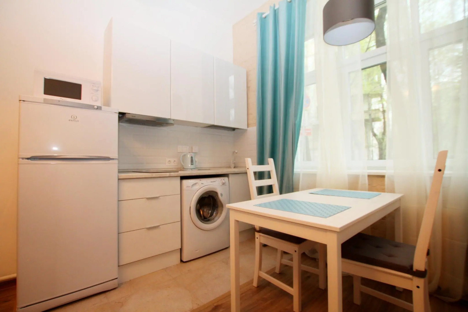 Tverskaya Street (Тверская Стрит) на улице Нижняя 5