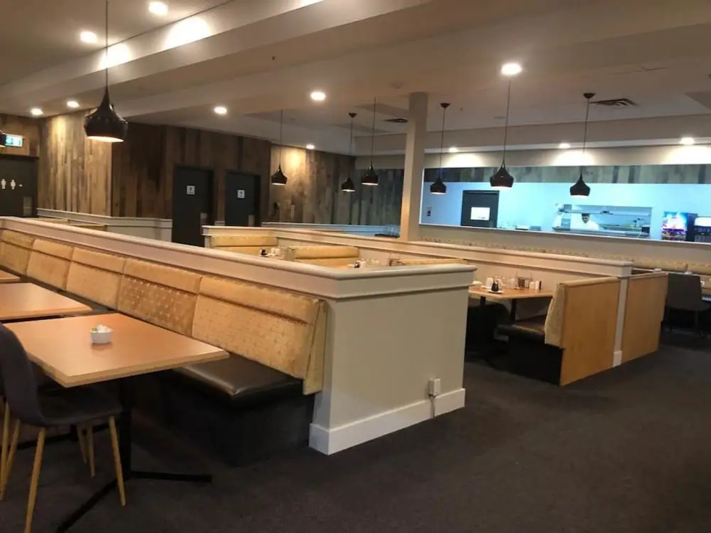 Camrose LeChateau Hotel