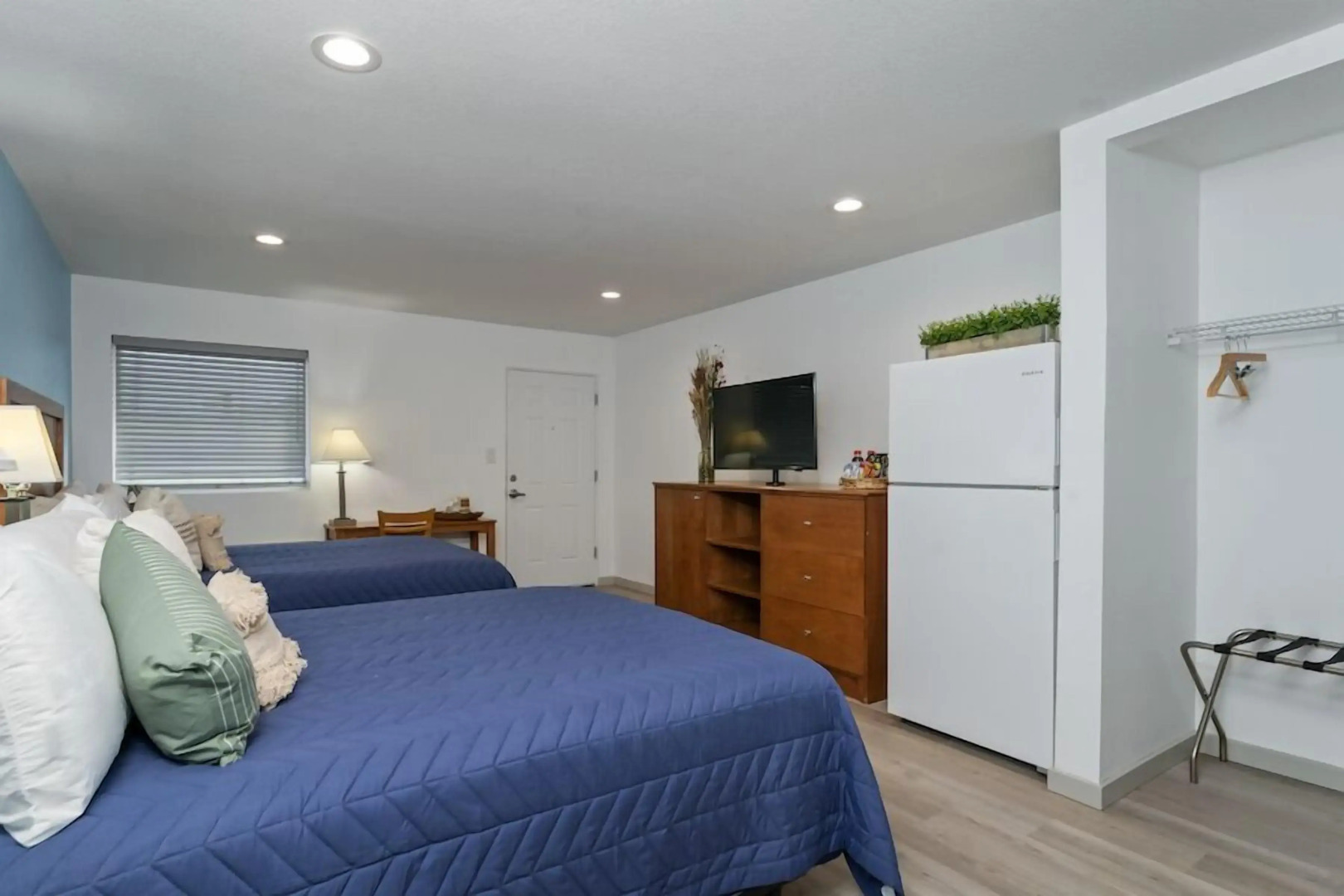 Extended Stay Gun Barrel City