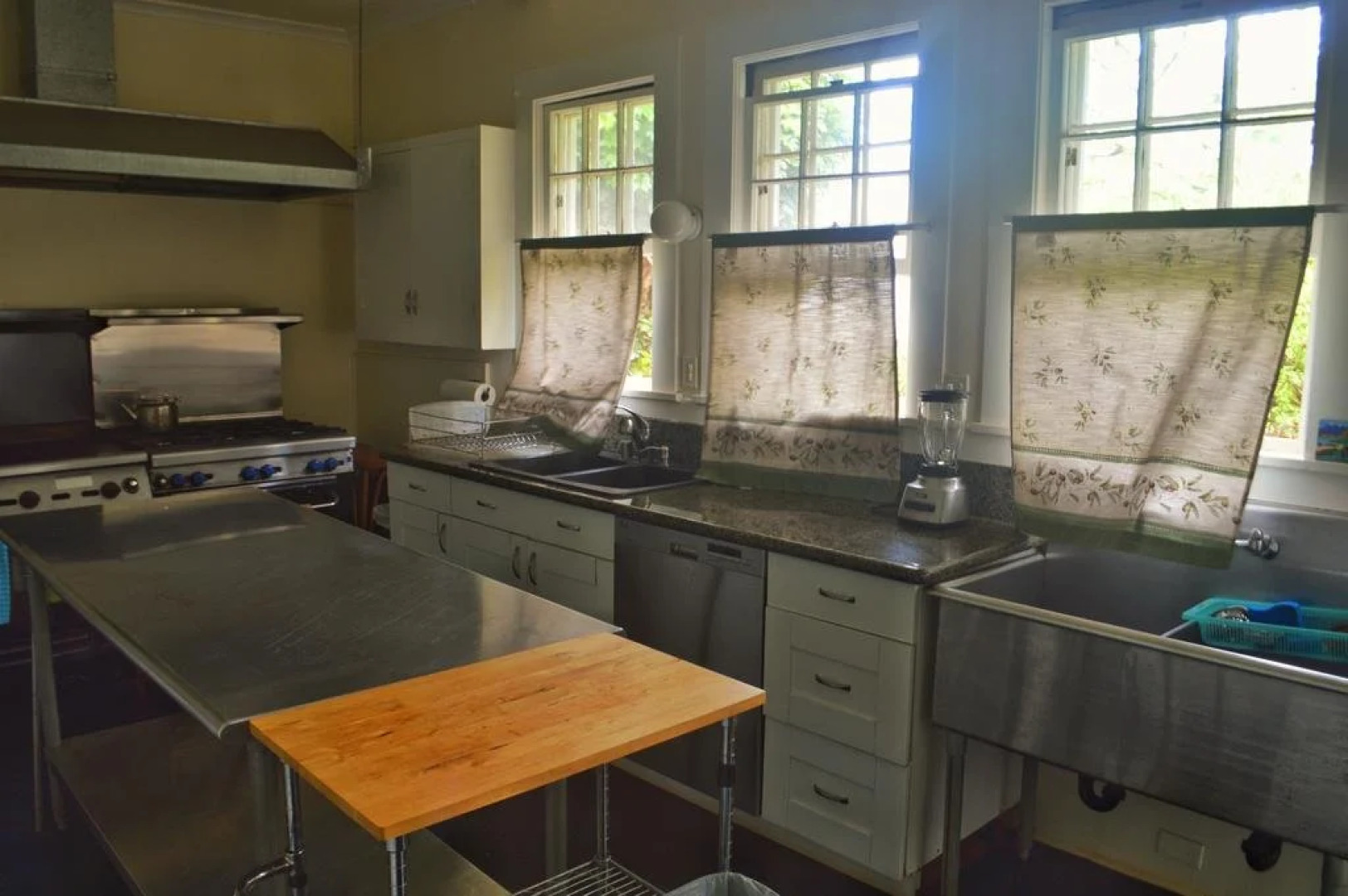 Banyan Tree Bed And Breakfast Retreat