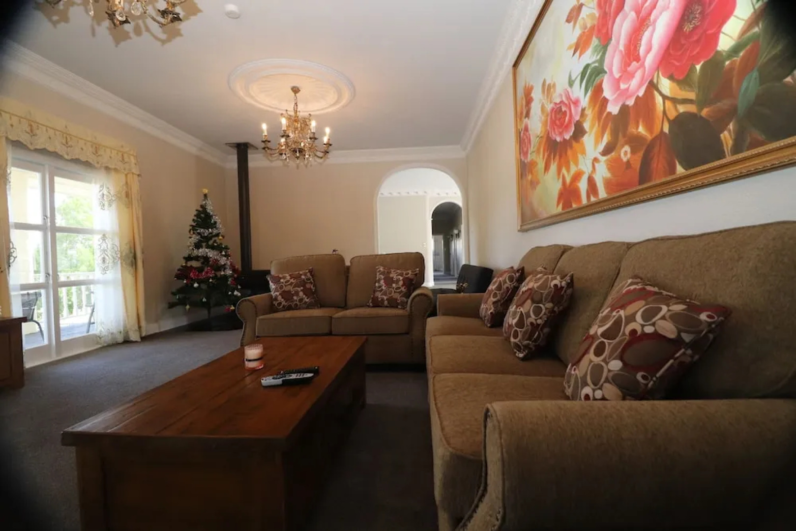 Luxury 3Brm Mannor in Temple View