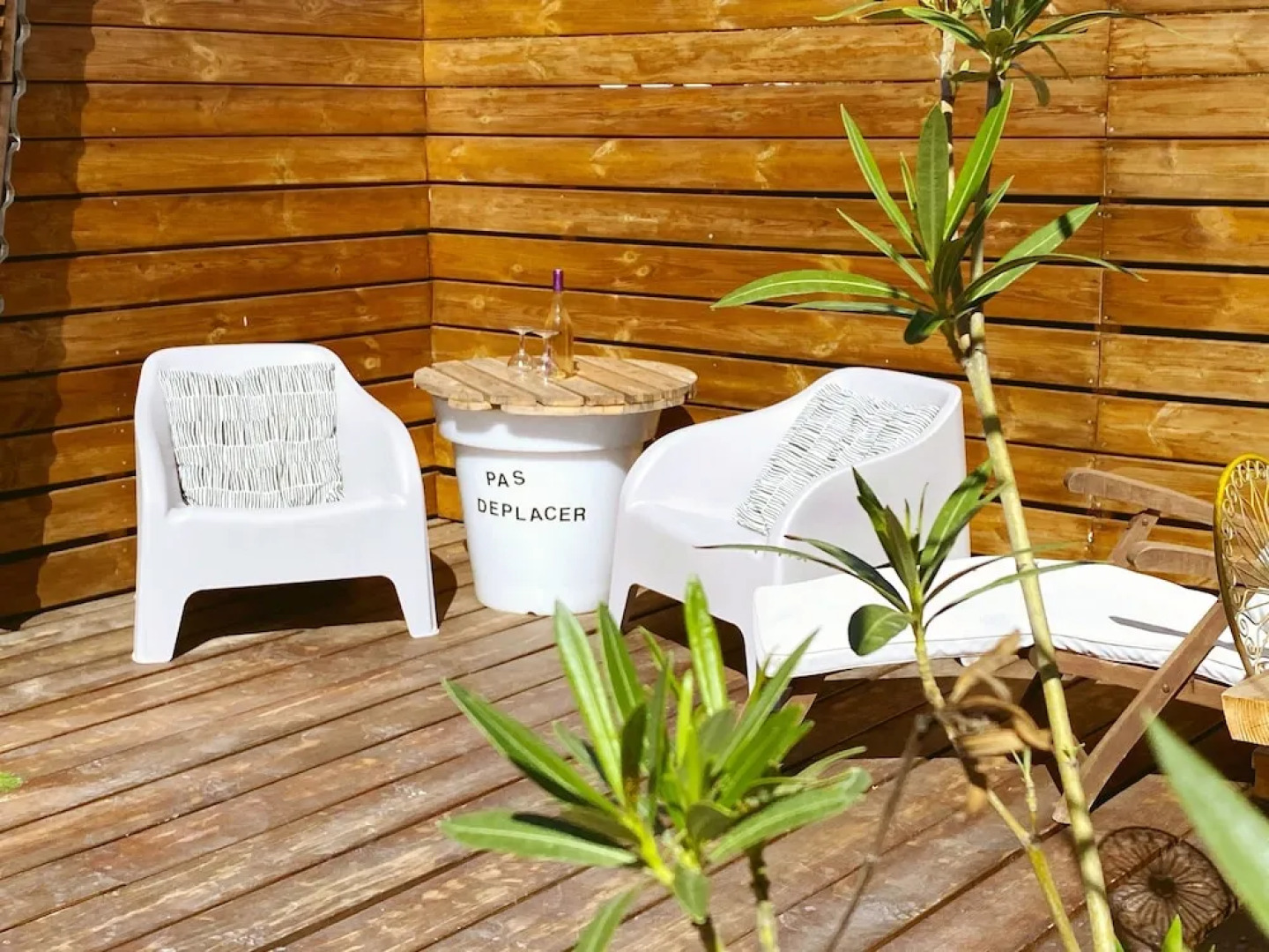 Tipi Lounge and breakfast