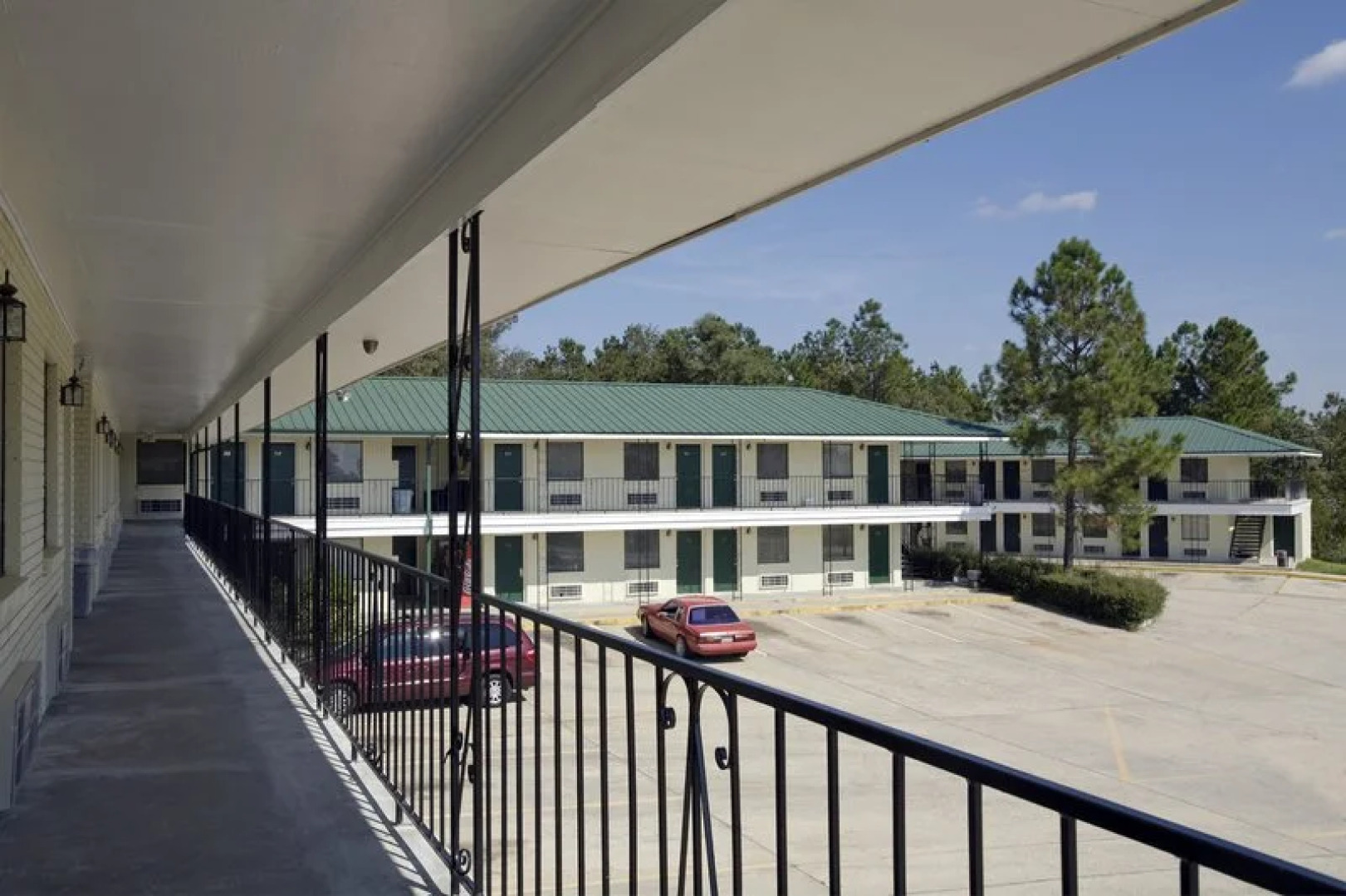 Super 8 by Wyndham Picayune