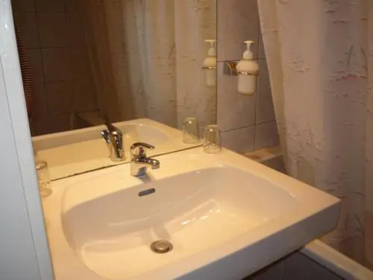 Kaloz Fregatt Panzio & Etterem