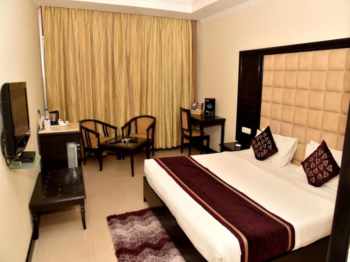 OYO 2148 Hotel Metro 43