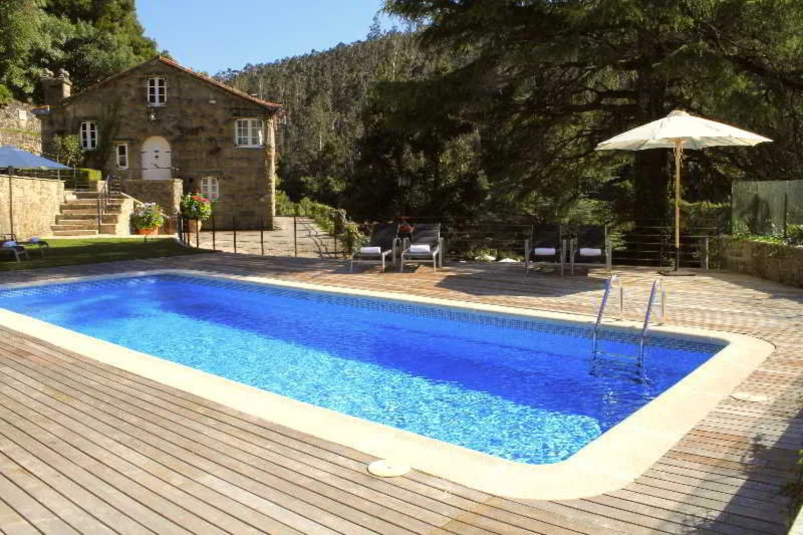 Hotel de Naturaleza Pesquería del Tambre