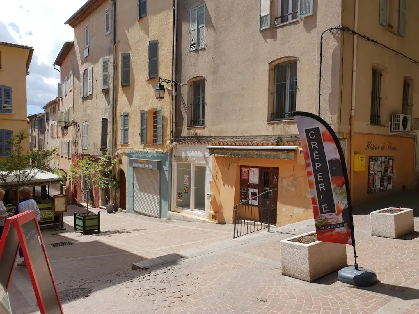 Quaint Holiday Home in Lorgues with Pool