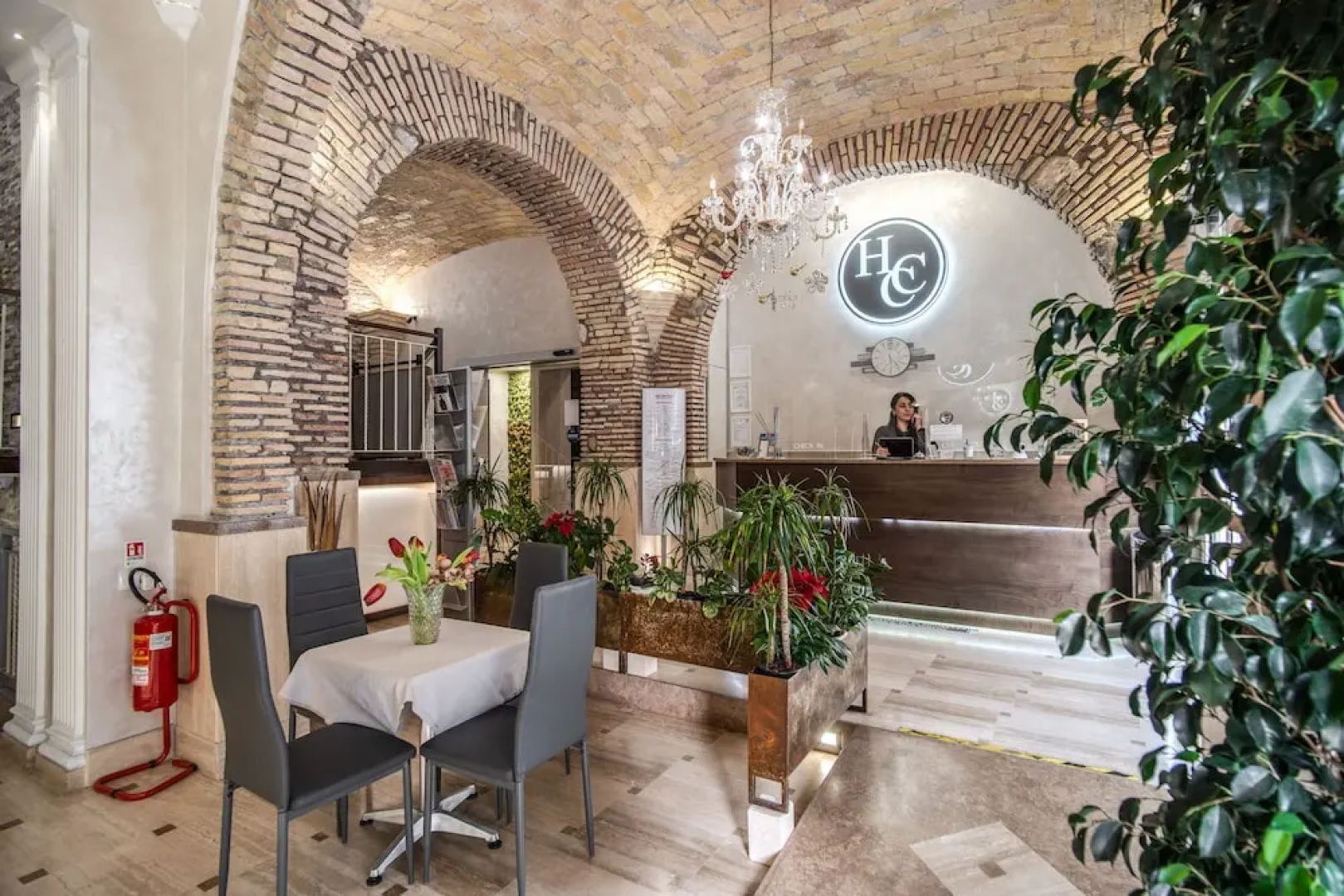 Adas Hotel
