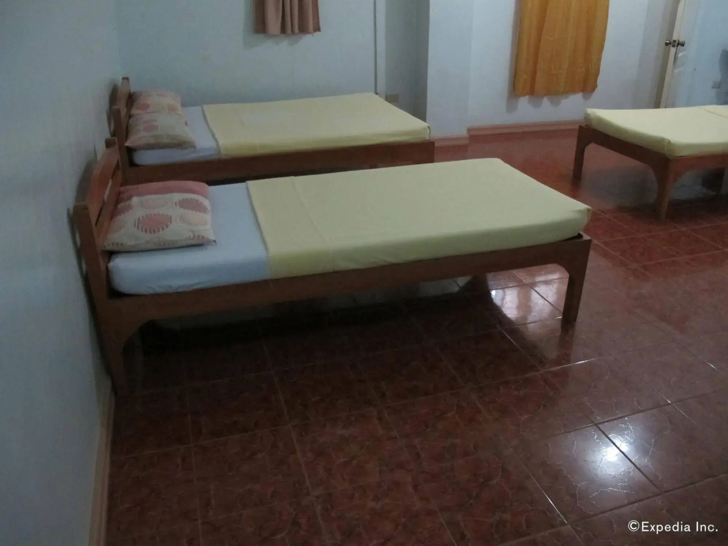 Pere Aristo Guesthouse