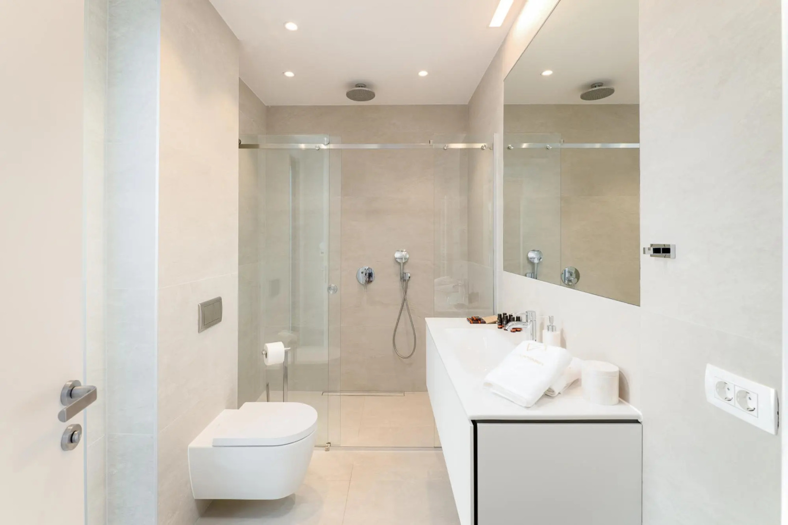 Anabel in Hvar with 4 bedrooms and 4 bathrooms