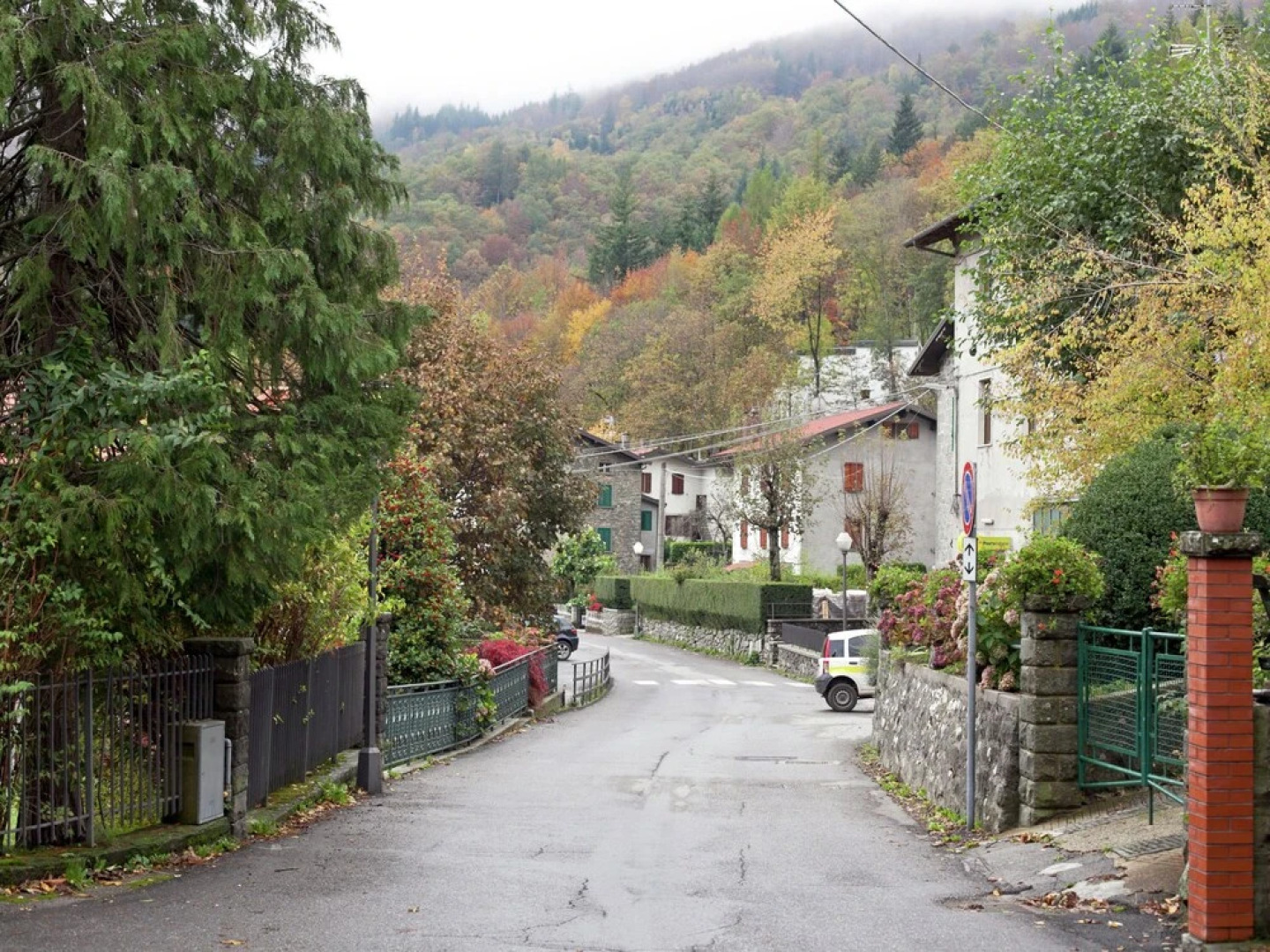 Refreshing Holiday Home With Pool, Garden, Tennis Court, BBQ