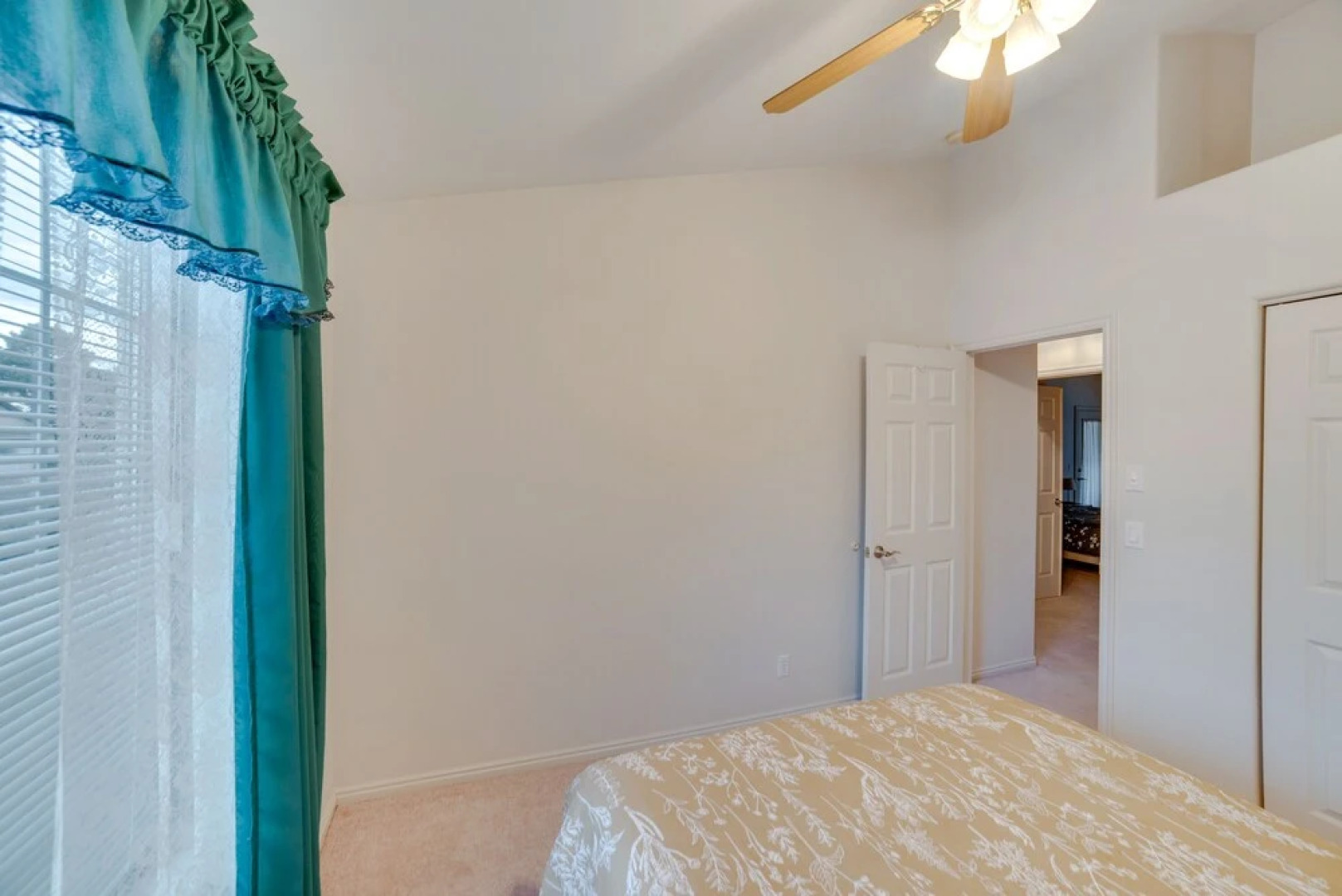 3 Mi to Lake Powell: Home w/ Patio & Waterfall