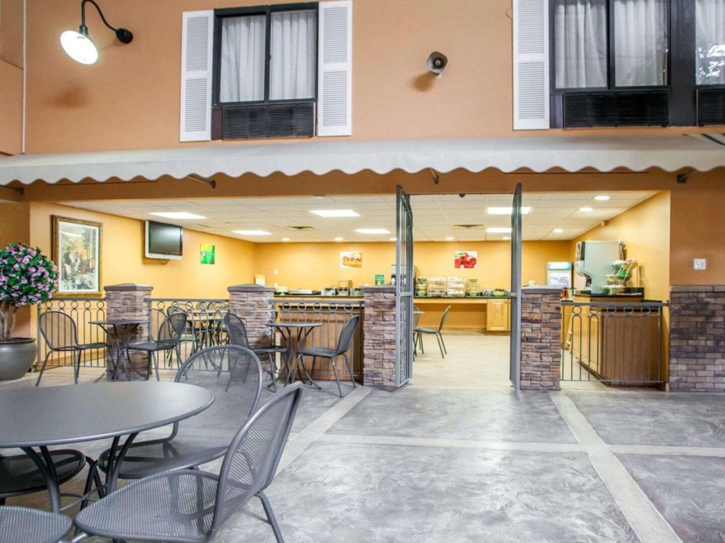 Quality Inn & Suites Ames Conference Center Near ISU Campus