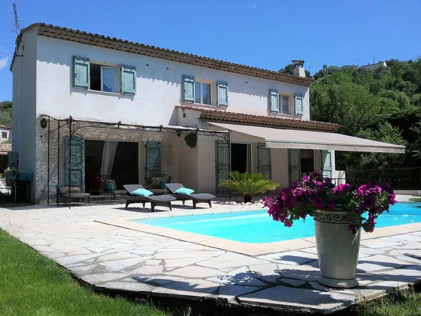 Peaceful Villa in Saint Paul de Vence With Swimming Pool