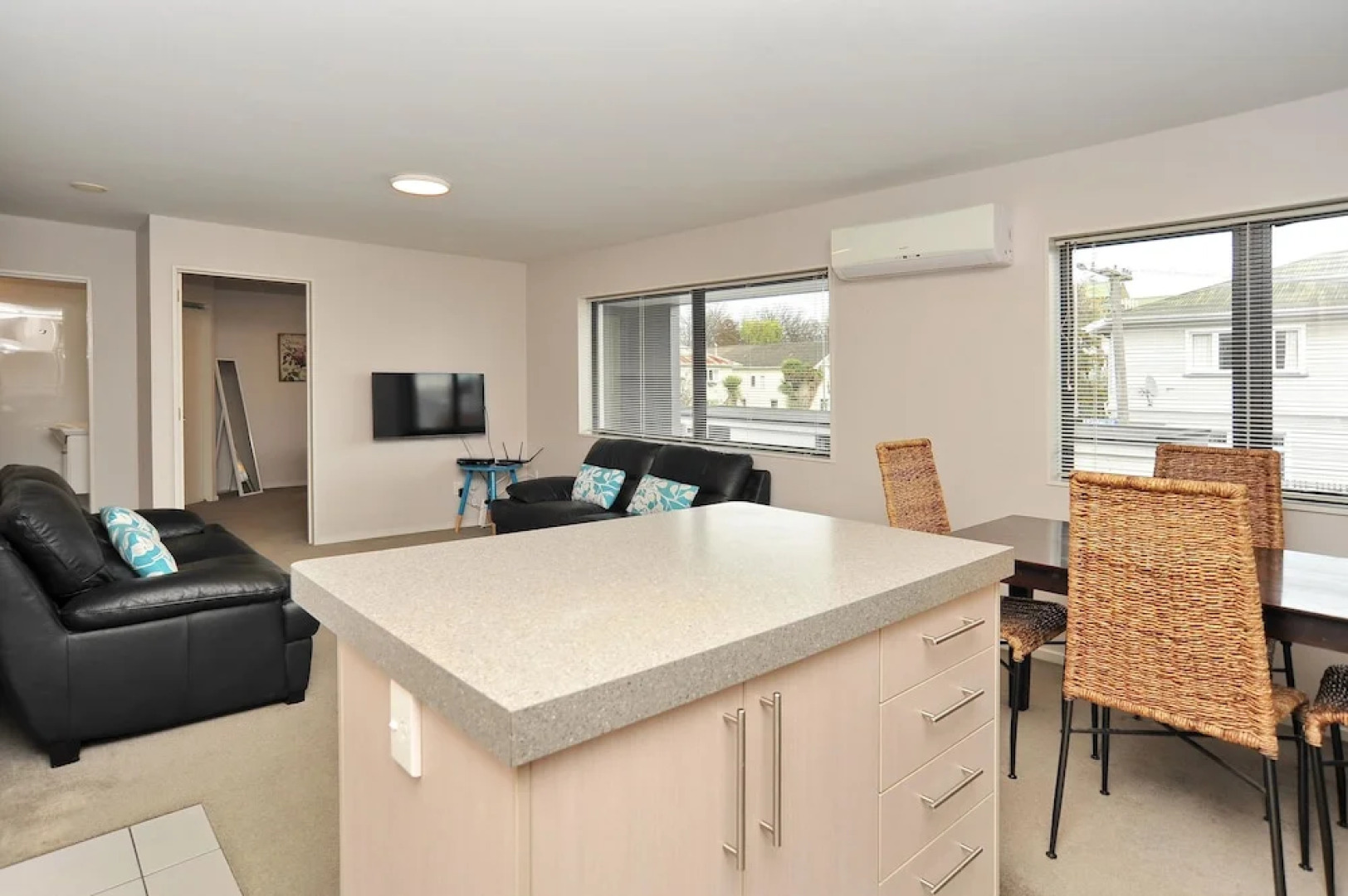 Carlton Villa 2 - Christchurch Holiday Homes